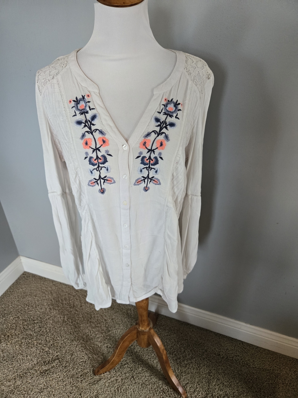 Cream Button-Front Tunic with Navy and Coral Floral Embroidery -L